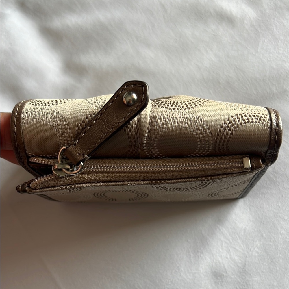 Coach Brown and Tan Wallet - Picture 4 of 6